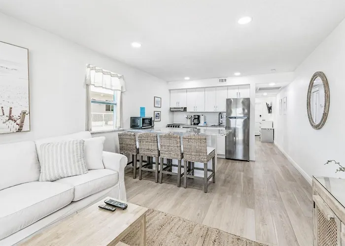 Oceanview Seaside Walkout Access