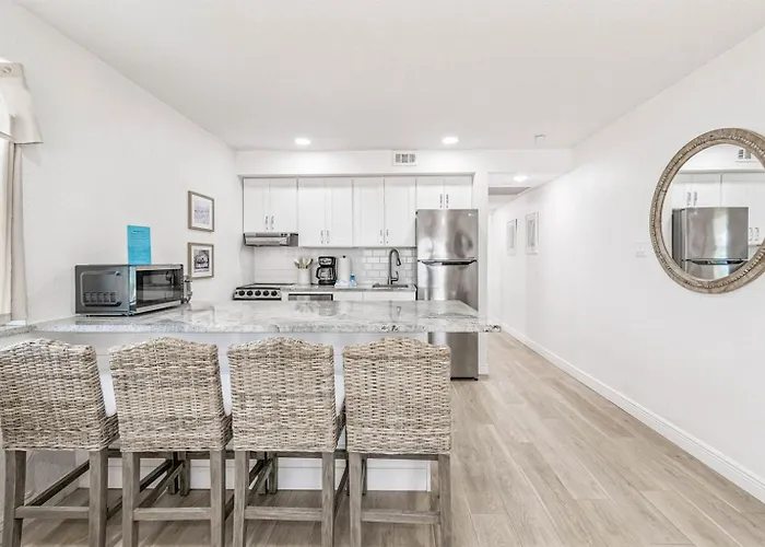Oceanview Seaside Walkout Access