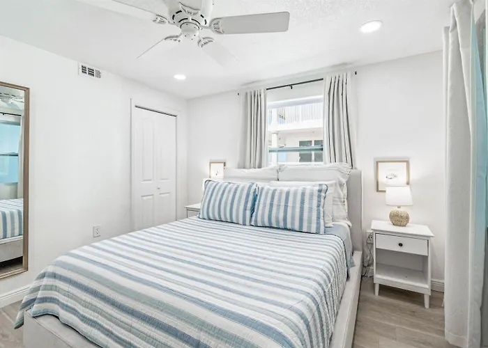 Oceanview Seaside Walkout Access * Clearwater Beach